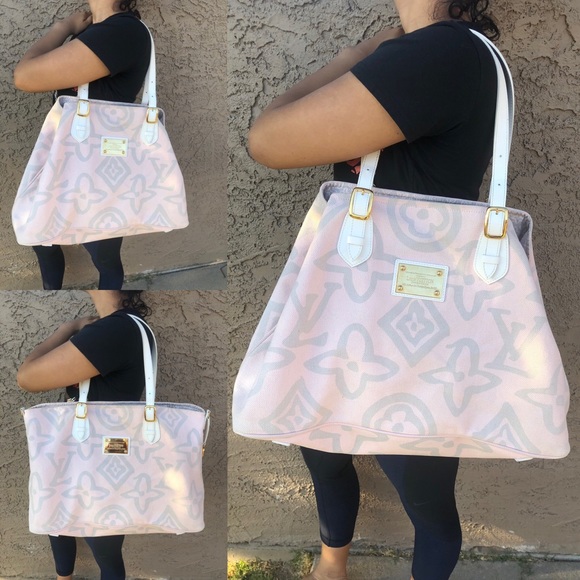 Louis Vuitton Handbags - 🌸GIANT DISCONTINUED tote pink Louis Vuitton